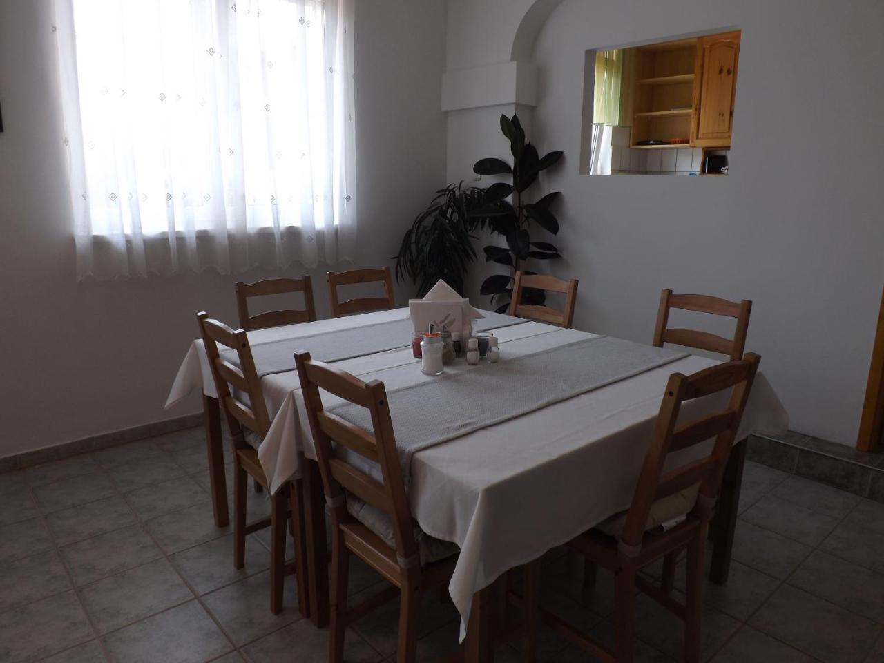 Arielle Panzio Hotel Zalaegerszeg Bagian luar foto