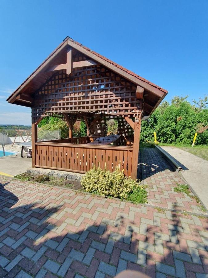 Arielle Panzio Hotel Zalaegerszeg Bagian luar foto